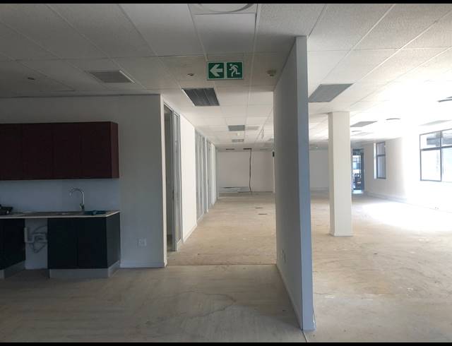 357M² OFFICE TO LET IN SANDHURST